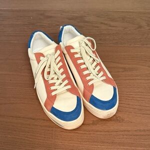Stylish Cream Women's Sneakers w. Caramel & Blue accent